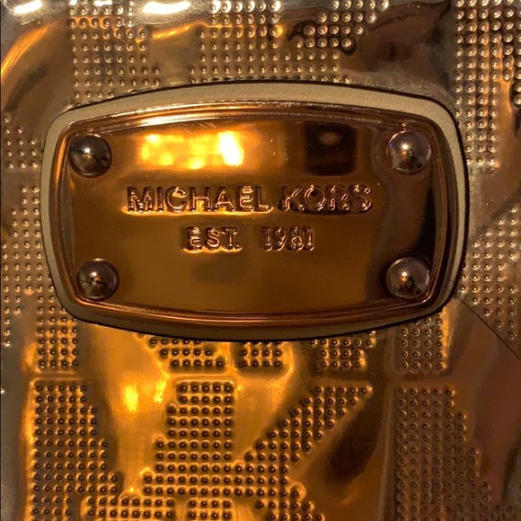 Michael Kors wristlet - Picture 2 of 3